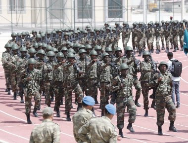 Έτοιμοι οι νέοι Σομαλοί στρατιώτες - Εκπαιδεύτηκαν από τους Τούρκους στη νέα τους βάση (βίντεο)